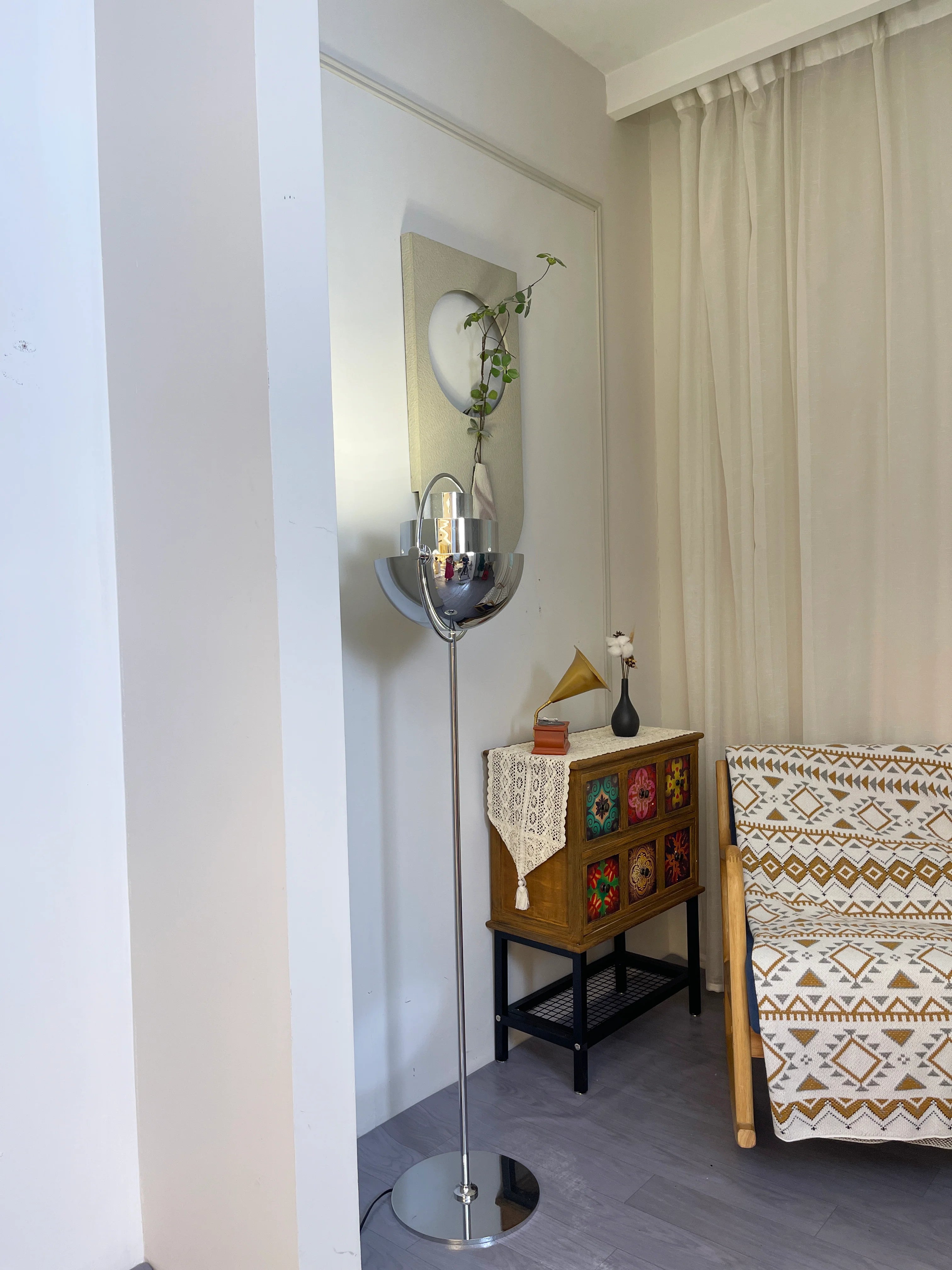 Rotating Ball Floor Lamp